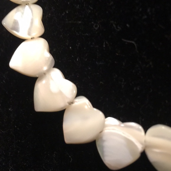 NWOT Mother of Pearl-like choker necklace and matching bracelet - Picture 3 of 7